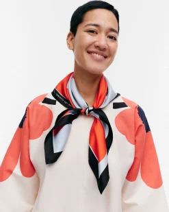 Asusteet Marimekko Lauhtua Heijastus Unikko Silkkihuivi